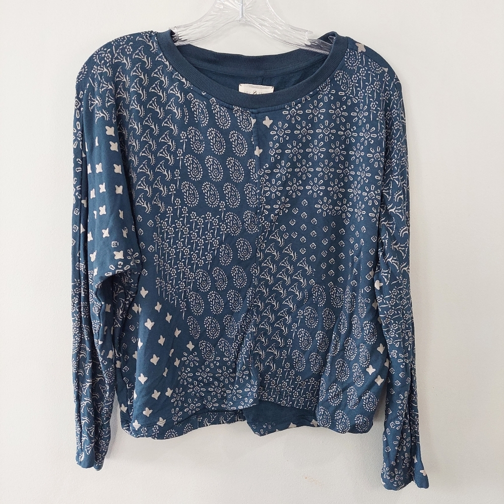 Lou & Grey sweater XS long sleeved cropped blue beige lightweight